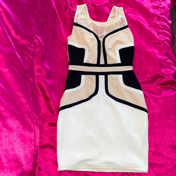 Windsor Dresses & Skirts - Windsor Dress 💕